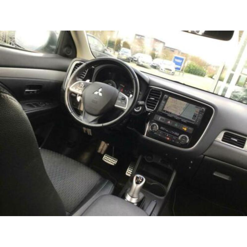 Mitsubishi Outlander 2.0 PHEV AUT BUSINESS X-LINE (bj 2015)