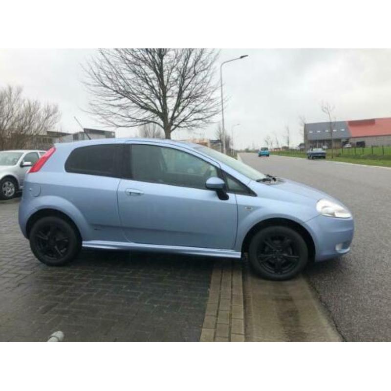 Fiat Grande Punto 1.4 Edizione Prima / BJ : 2006 / Climate C