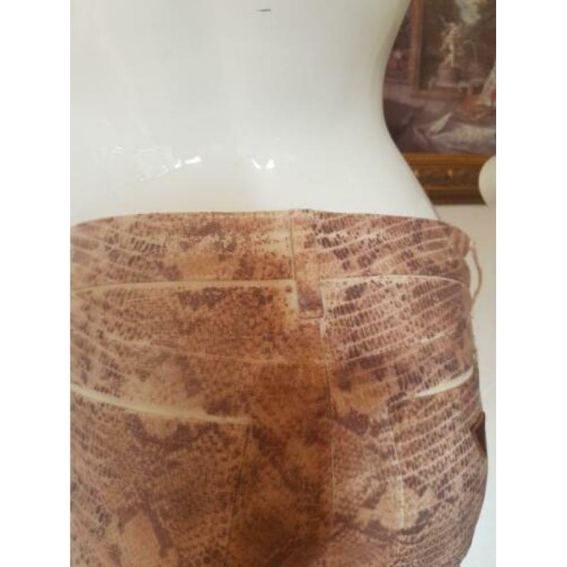 Guess broek met slangenprint maat 28