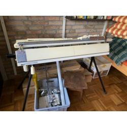 Britser breimachine, dubbelbeds zeer compleet.