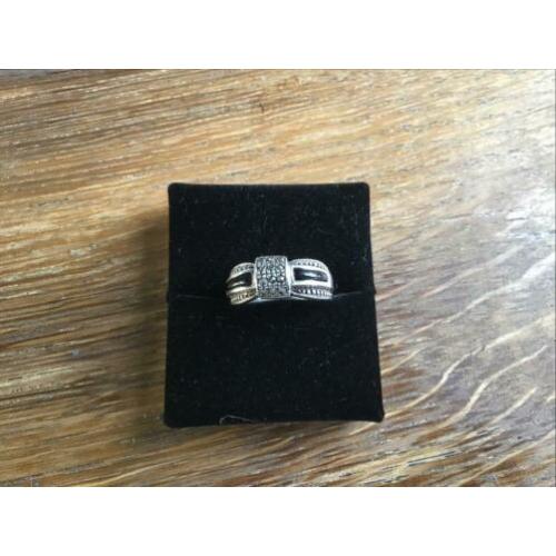 2 mooie zilveren ringen met onys