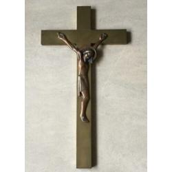 Strak Art Deco crucifix van rood en geel koper goede staat