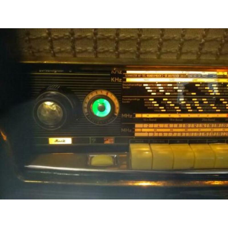Saba.s toptechniek. 1955..automatische motor zenderzoekloop.