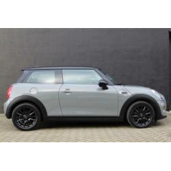 MINI 3-deurs Cooper Business (bj 2017)