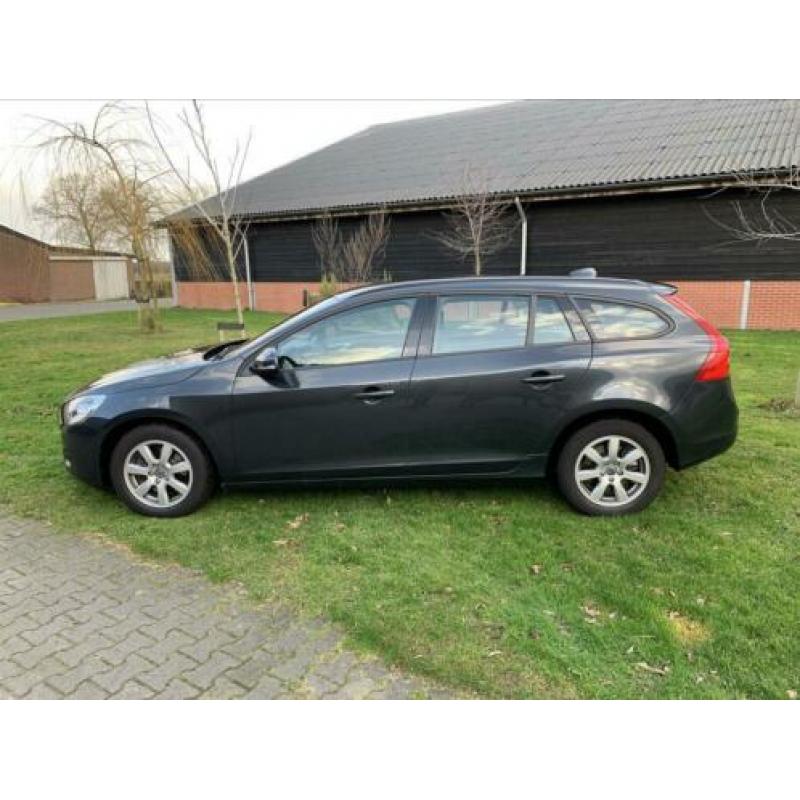 Volvo V60 1.6 D2 Momentum automaat navi stoelverwarming