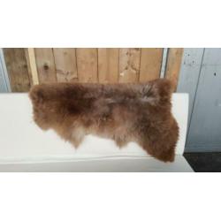 Nieuwe vachten direct van de looyerij. Prijs €25/€30/€35
