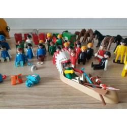 Playmobil: boot, vuilnisw. paarden,tractor, poppetjes, etc.