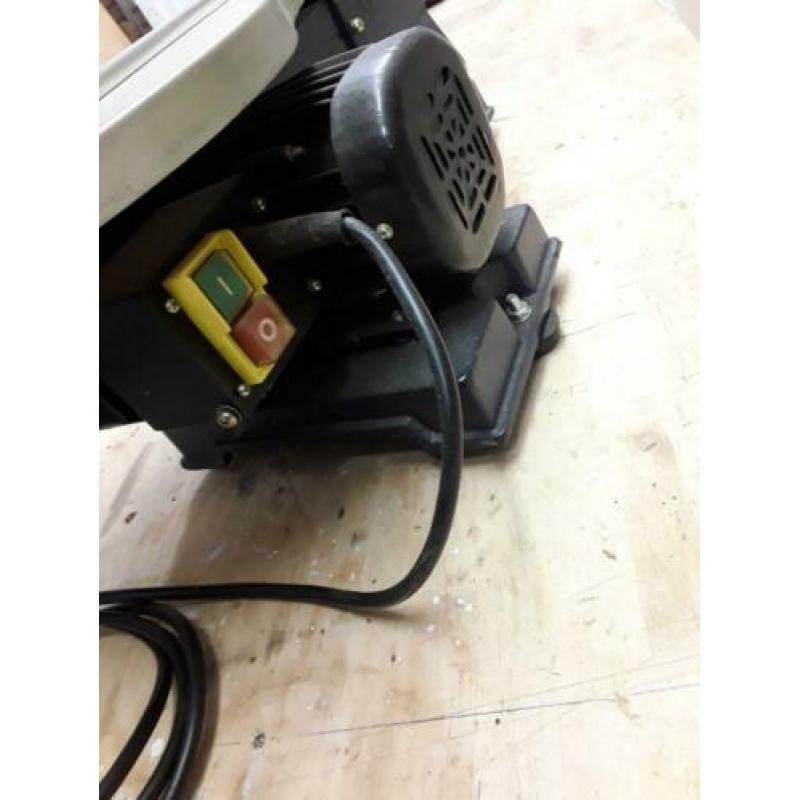 Zaagmachine 220 volt