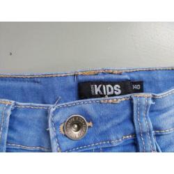 Korte spijkerbroek damaged en stretch zgan maat 140