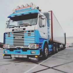 Scania 143 v8