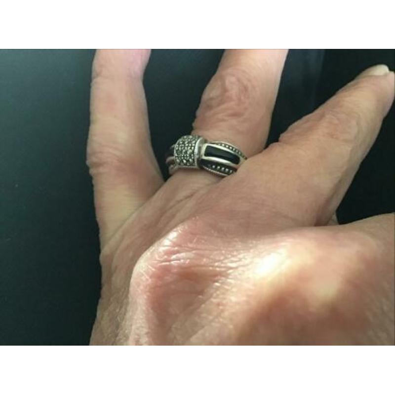 2 mooie zilveren ringen met onys