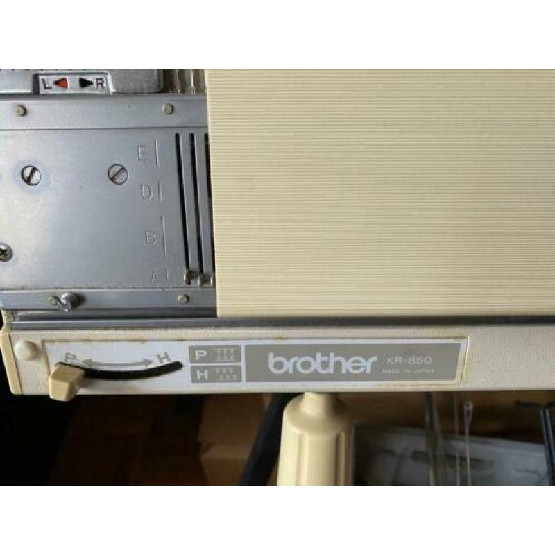 Britser breimachine, dubbelbeds zeer compleet.