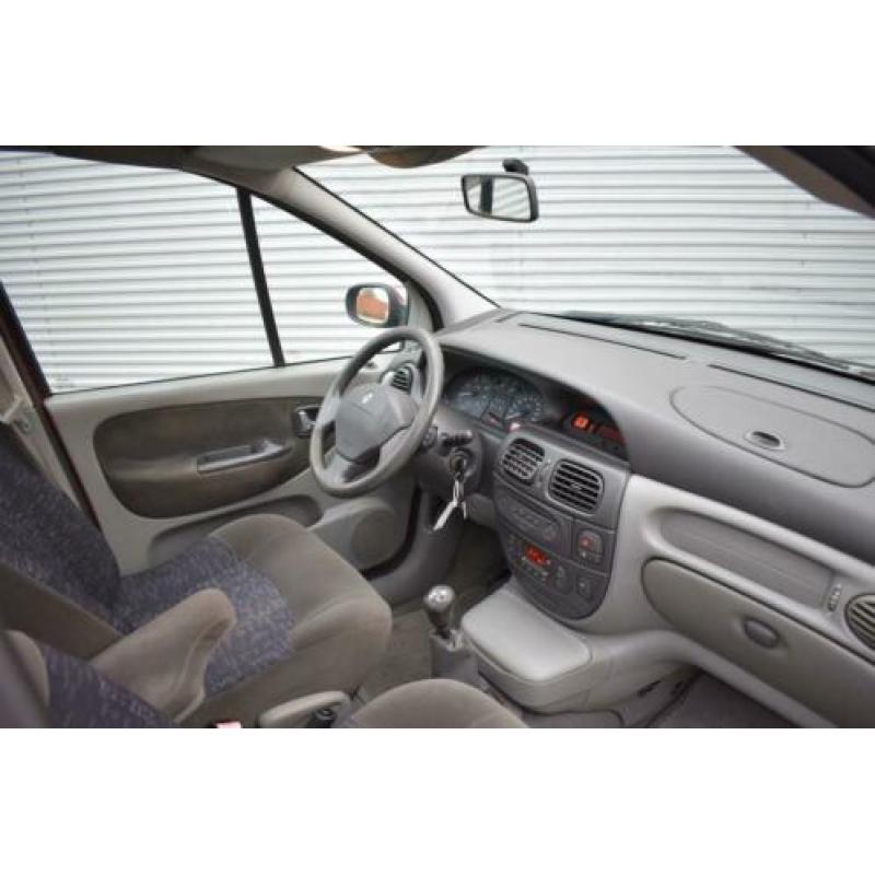 Renault Scénic 1.8-16V Expression Sport | APK | Dubbel Schui