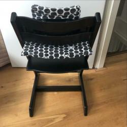 Stokke Tripp Trapp kinderstoel zwart met babyset trip trap
