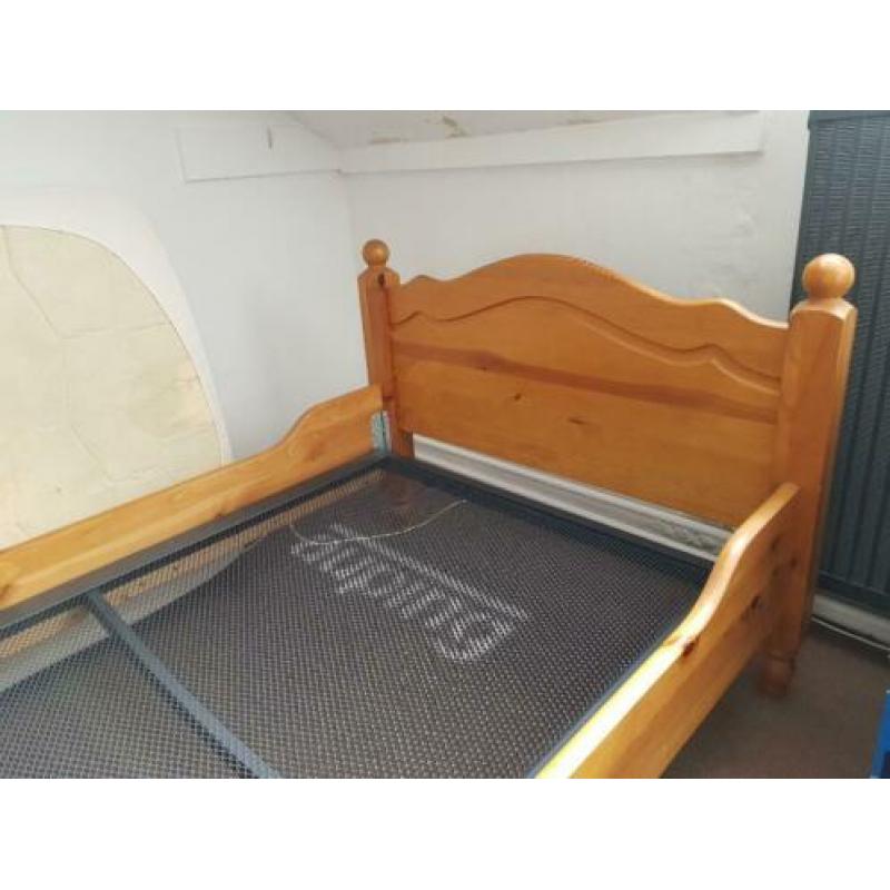 Houten bed + Auping spiraalbodem 210cm