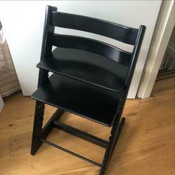 Stokke Tripp Trapp kinderstoel zwart met babyset trip trap
