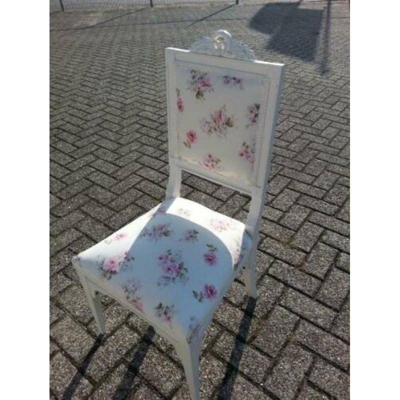 2 x leuke brocante witte rozen stoeltjes 125.00 p.s