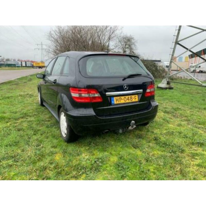 Mercedes B 170 2005 Zwart Set Winterbanden Trekhaak Airco