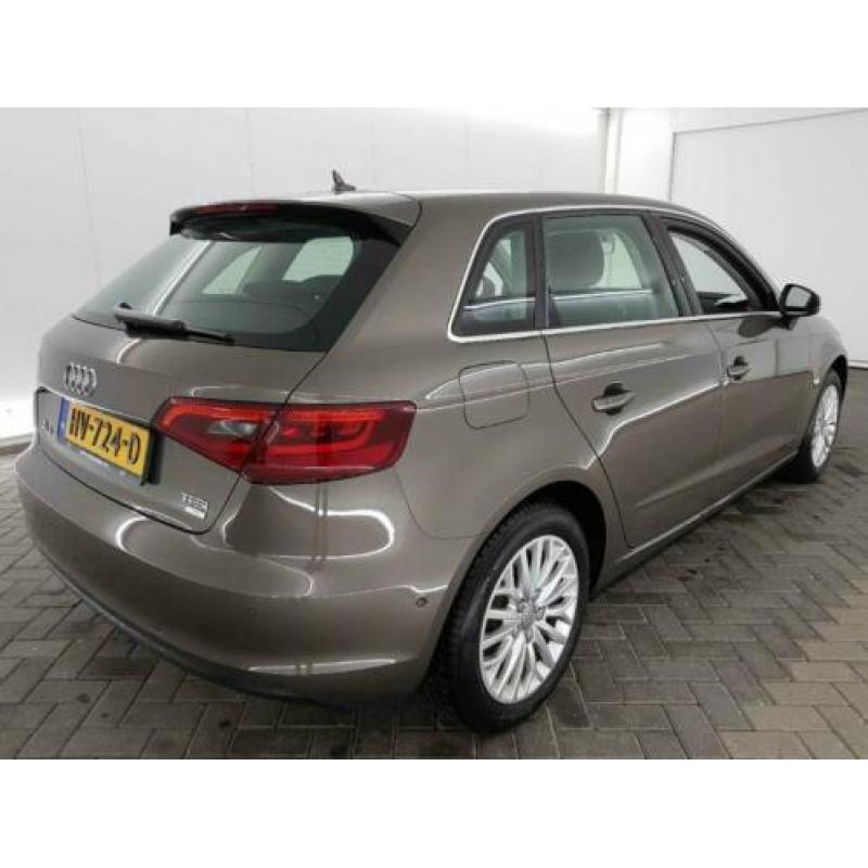 Audi A3 Sportback 1.4 TFSI CoD Ambiente Pro Lin € 17.950,00