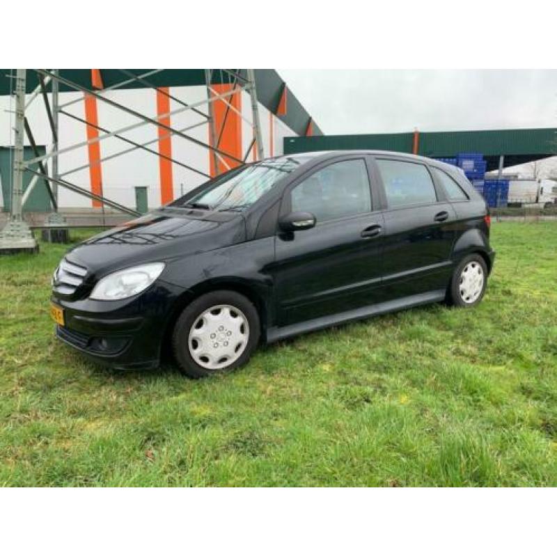 Mercedes B 170 2005 Zwart Set Winterbanden Trekhaak Airco