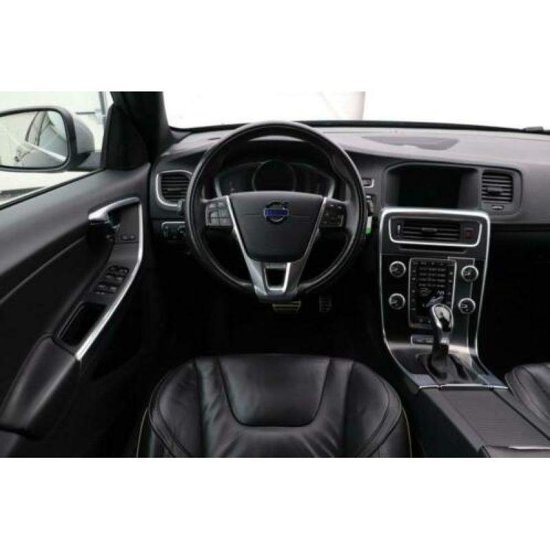 Volvo V60 2.4 D6 Plug-in R-Design *Excl. BTW* | Xenon | Harm