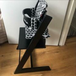 Stokke Tripp Trapp kinderstoel zwart met babyset trip trap