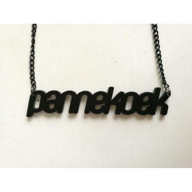 Zwarte Pannekoek ketting, naked Design, toren C, naamketting