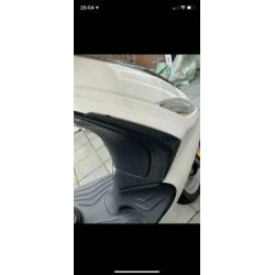 Piaggio Fly 4T 2018 incl 4* slot