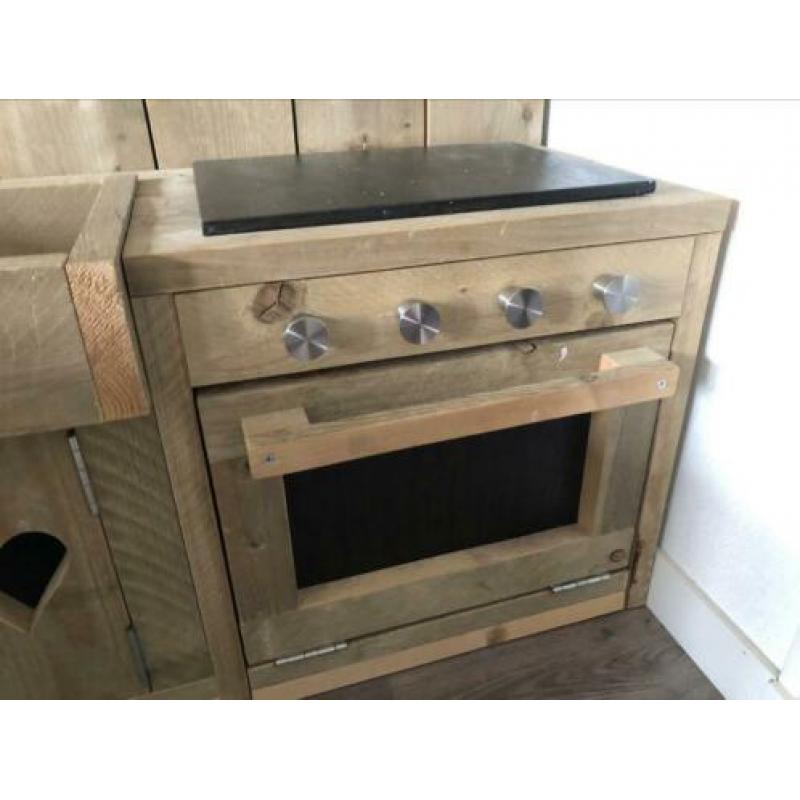 Kinderkeuken steigerhout met toebehoren.