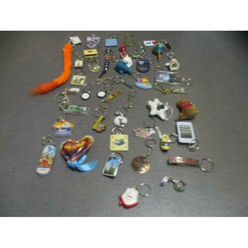 Sleutelhangers 330 stuks + 23