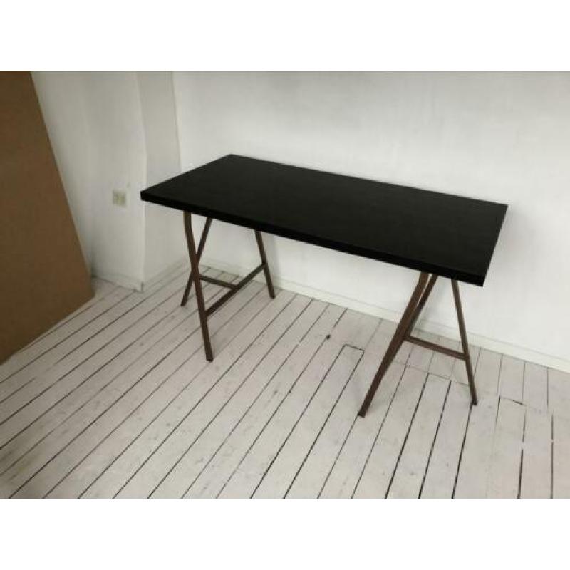 Donkerbruin IKEA-bureau LINNMON