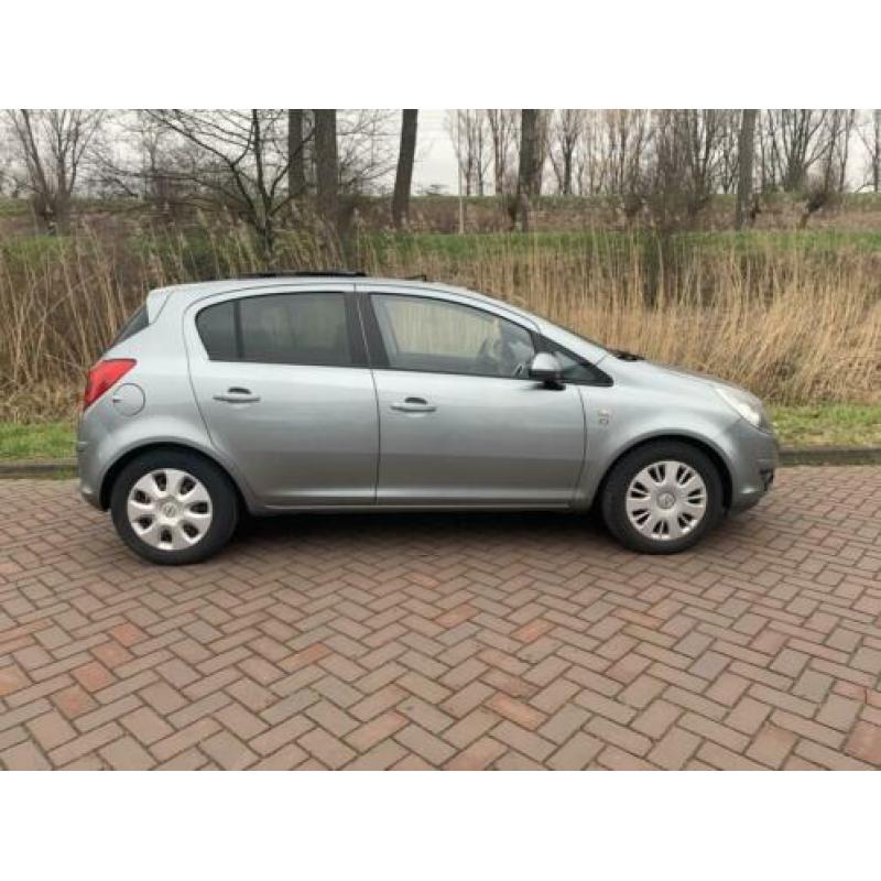Opel Corsa 1.2-16V 111 Edition