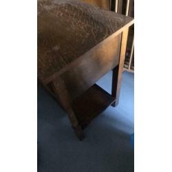 Antieke sidetable met kleplade en plank