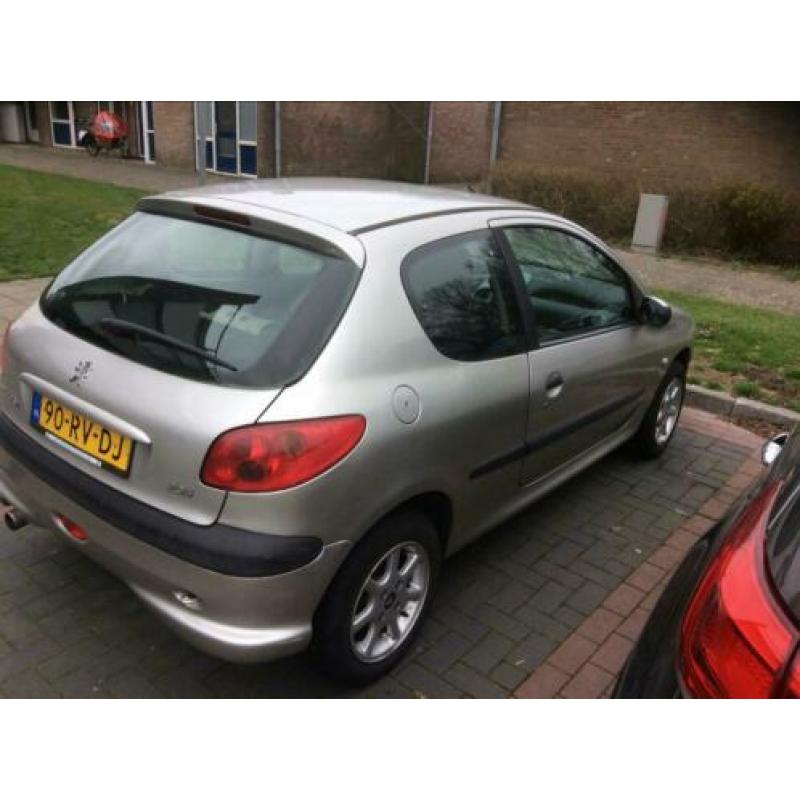 Peugeot 206 1.1 XR 3D 2005 Grijs