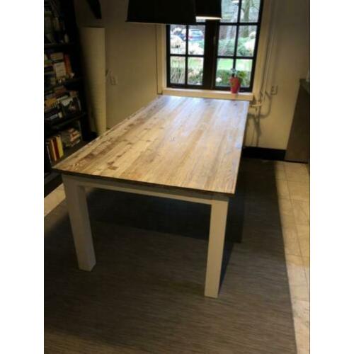 Mooie eettafel zo goed als nieuw - 2 jaar oud - was €499