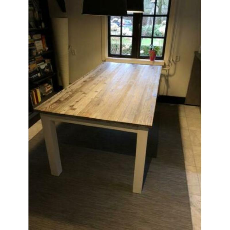 Mooie eettafel zo goed als nieuw - 2 jaar oud - was €499