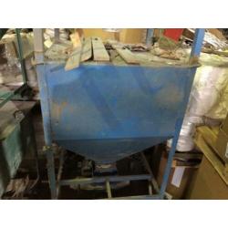 Cycloonfilter met o.a. een stofkast