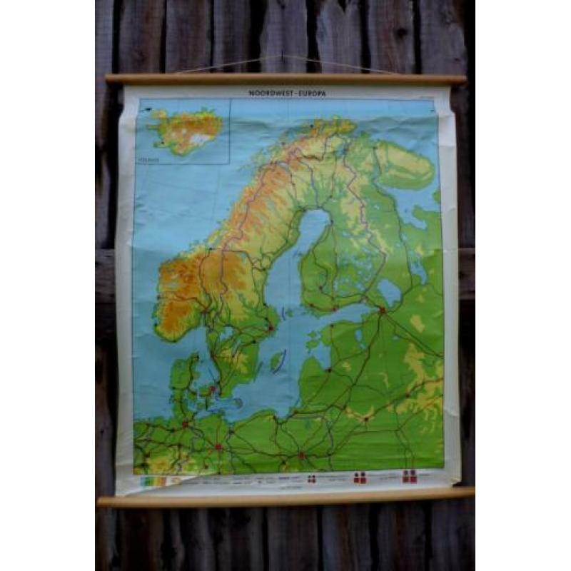 Diverse oude landkaarten schoolkaarten