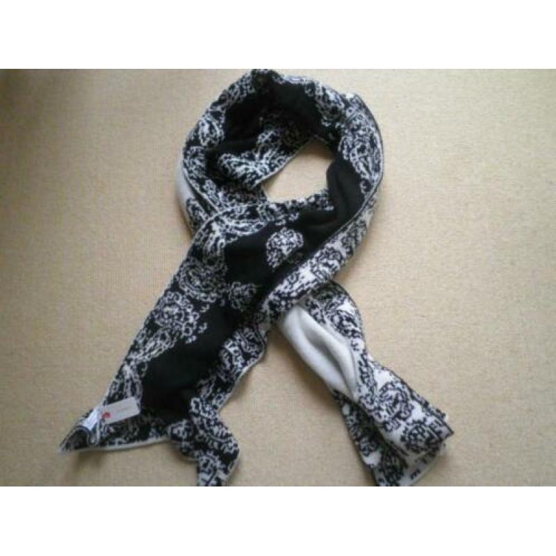 Sjaal Esprit zwart wit retro print NIEUW met kaartje