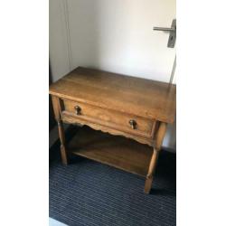 Antieke sidetable met kleplade en plank