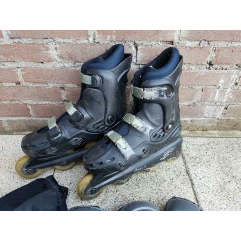 SKATES MET BESCHERMING....maat 43