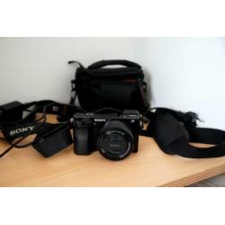 Sony Alpha A6000 ICL systeemcamera Zwart + 16-50mm OSS + tas