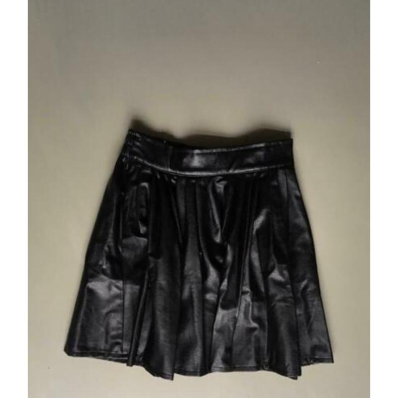 Leuk zwart leren vintage rokje. Maat S