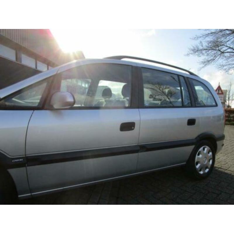 Opel Zafira 1.8 16V 2000 Grijs Frisse Auto lange Apk 750 Eur