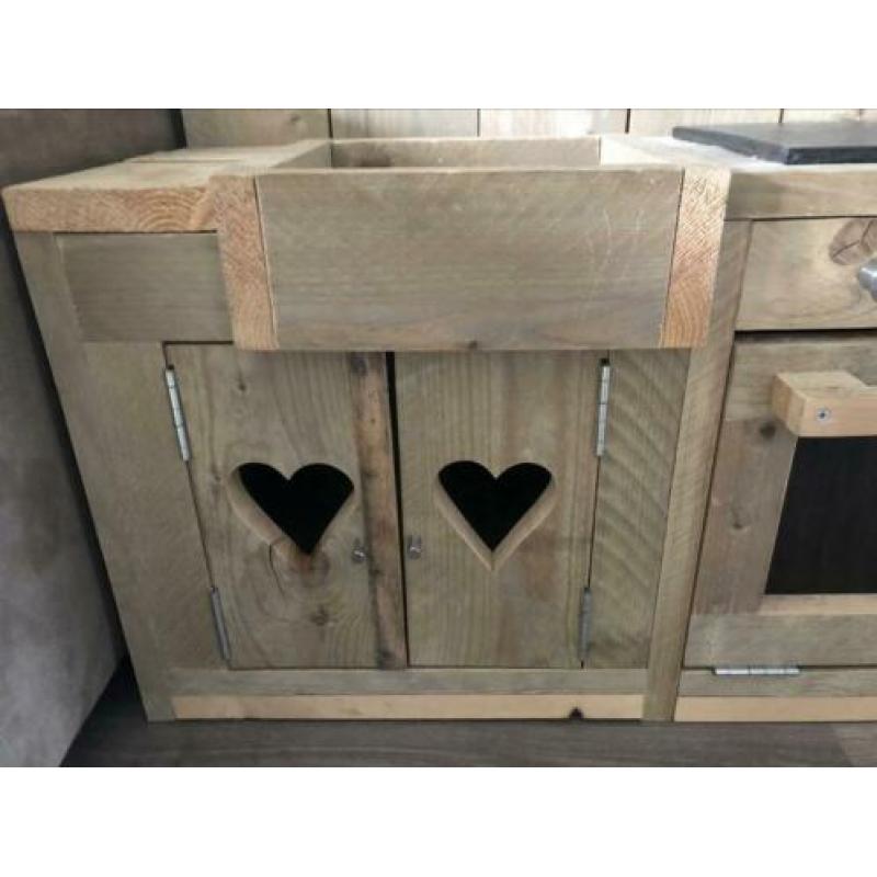 Kinderkeuken steigerhout met toebehoren.
