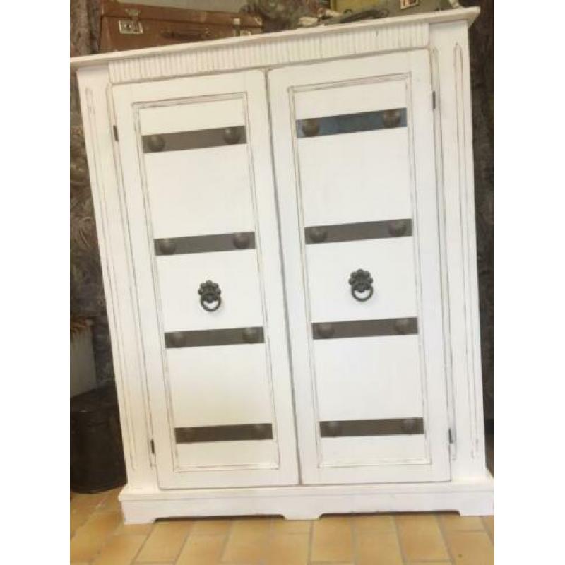 Ruime brocante wandkast /meidenkast spekkast ,Vintage