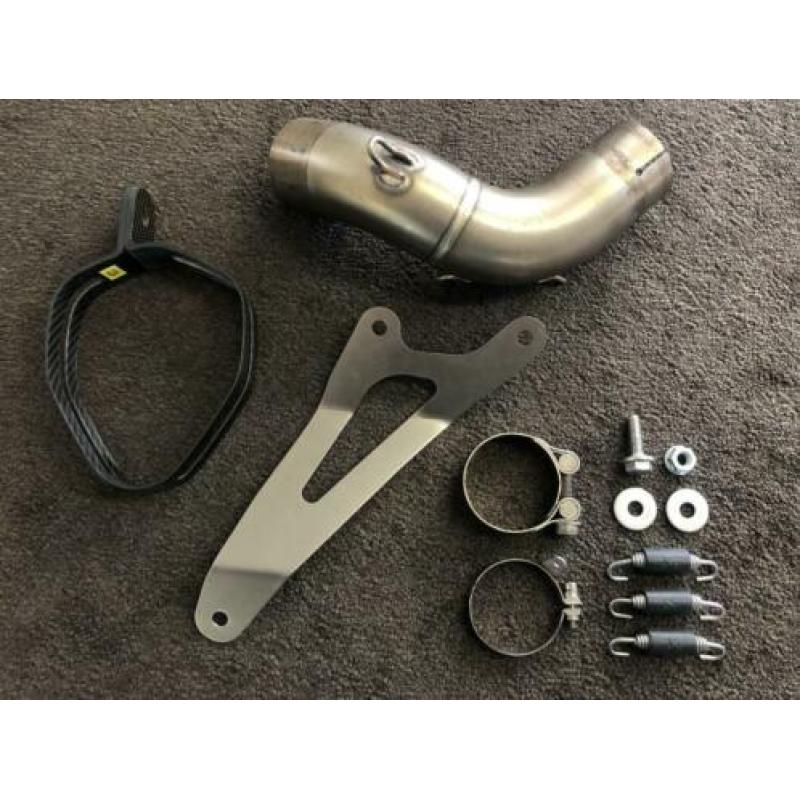 Akrapovic carbon uitlaat demper Honda CB1000R 08-16 SC60