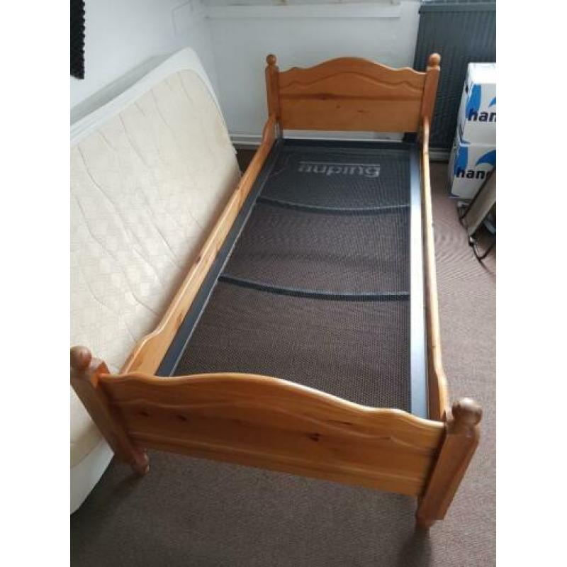 Houten bed + Auping spiraalbodem 210cm