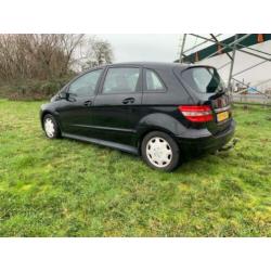 Mercedes B 170 2005 Zwart Set Winterbanden Trekhaak Airco