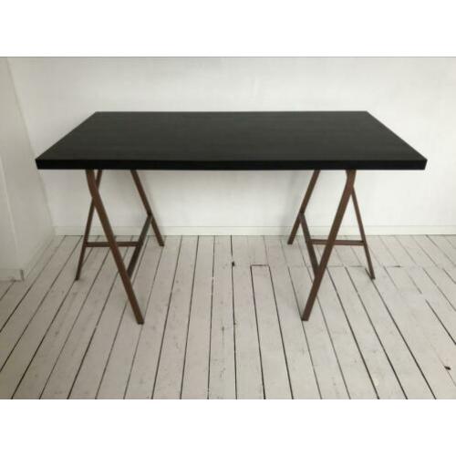 Donkerbruin IKEA-bureau LINNMON